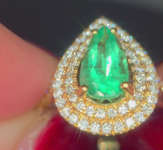 18ct Gold, Columbian Emerald Ring With WGI Certification