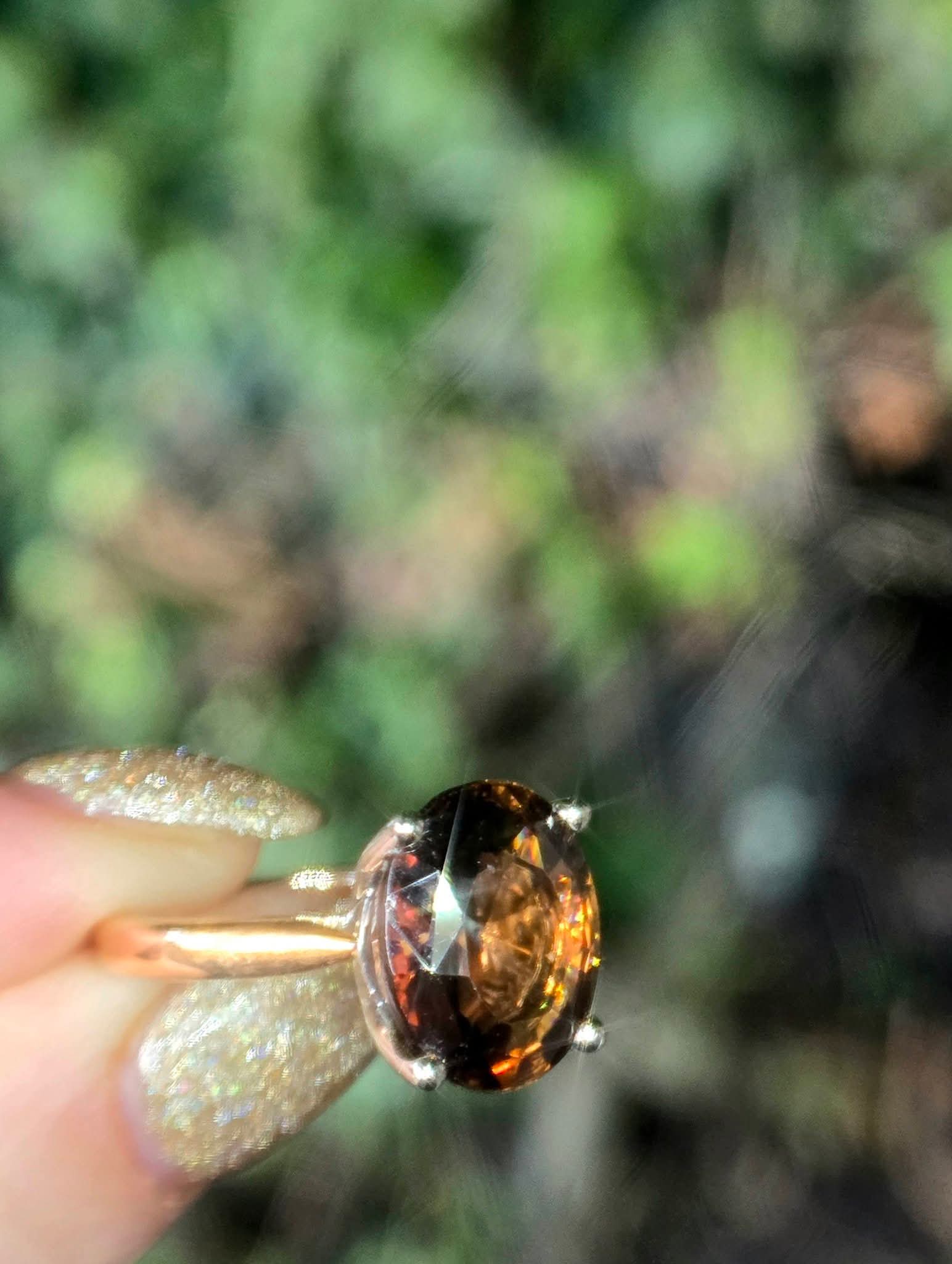 18ct Rose & White Gold 11.35ct Natural Champagne Zircon Ring. Size N.