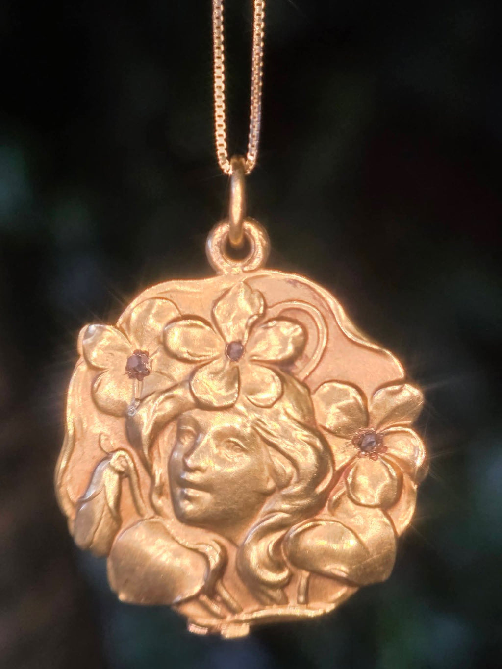Art Nouveau 15ct Gold & Diamond Maiden Mirror Pendant Compact (Circa 1900)