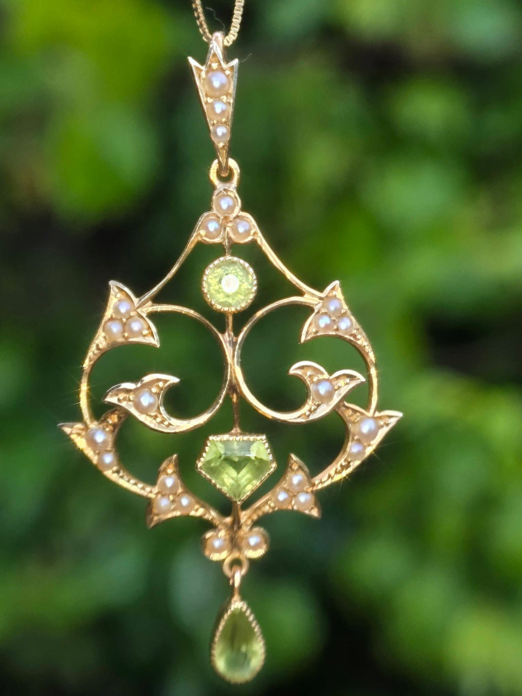 Edwardian 15ct Gold Peridot & Seed Pearl Lavalier Pendant