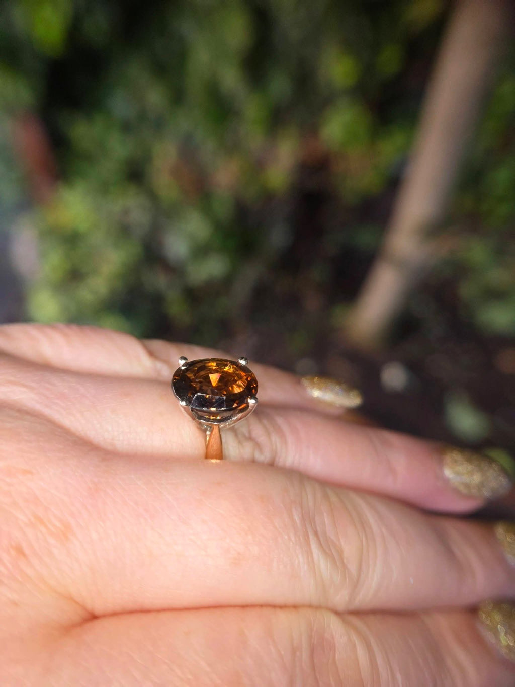 18ct Rose & White Gold 11.35ct Natural Champagne Zircon Ring. Size N.