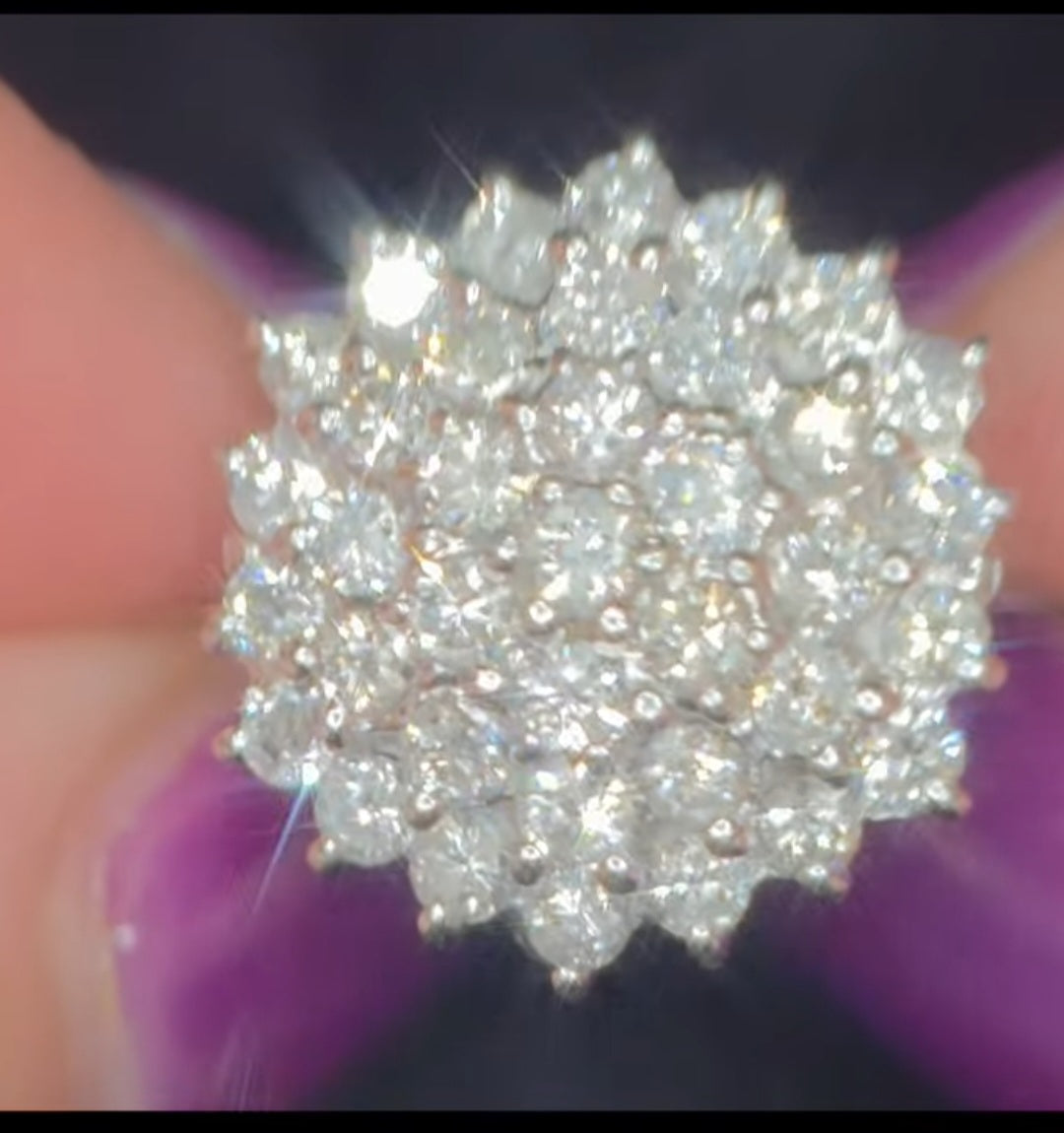 18ct White Gold, 1.3ct Diamond Cluster Ring. Size Q.