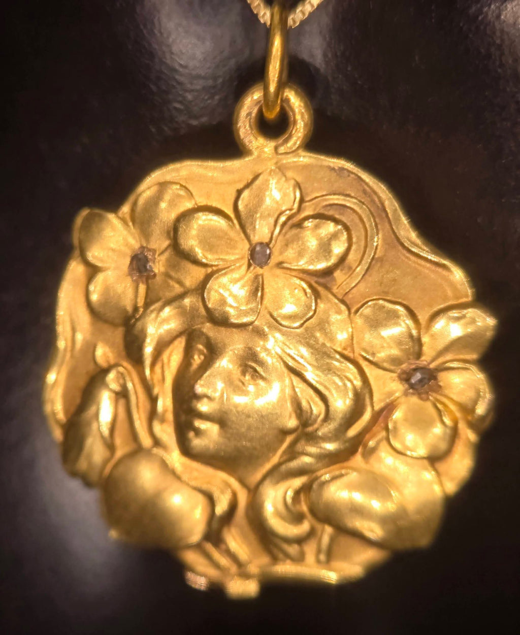 Art Nouveau 15ct Gold & Diamond Maiden Mirror Pendant Compact (Circa 1900)