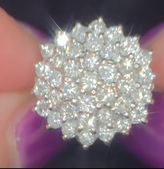 18ct White Gold, 1.3ct Diamond Cluster Ring. Size Q.