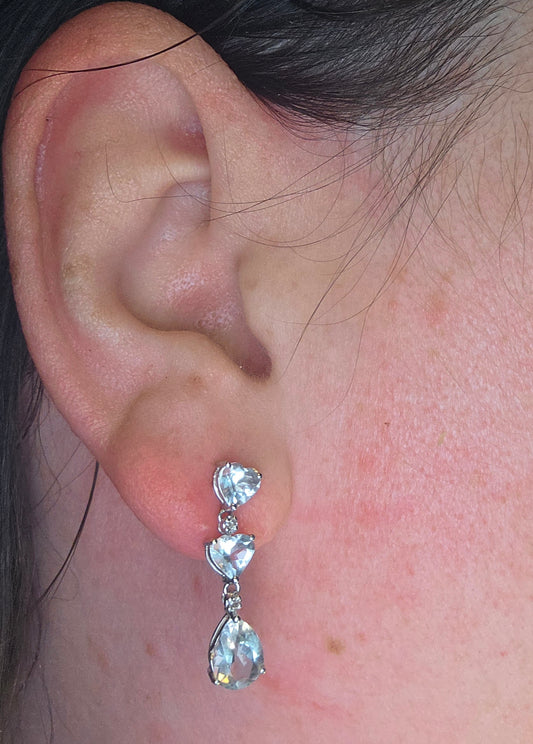 14ct White Gold Aquamarine Drop Earrings.